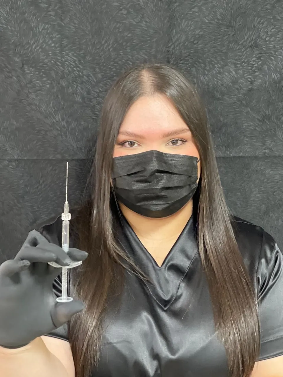 Dra. Anna Amélia, cirurgiã-dentista especialista em harmonização facial em Goiânia